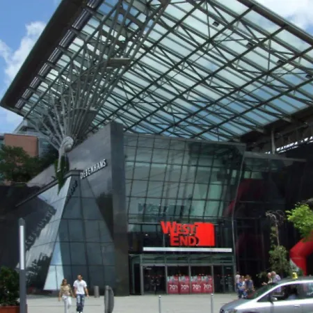 Park Harmony Heroes Sq Ac, Smart Tv Budapest