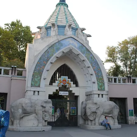 Park Harmony Heroes Sq Ac, Smart Tv Budapest