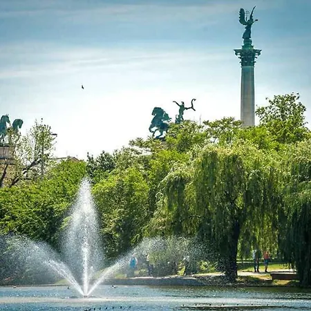 Park Harmony Heroes Sq Ac, Smart Tv * Budapest